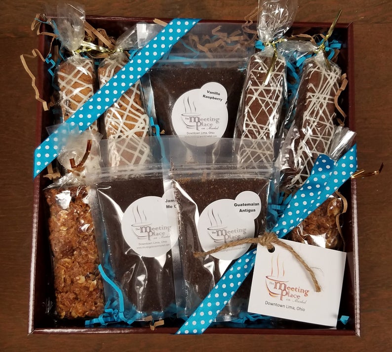 10+ Unique Coffee Lovers Gift Basket Ideas [2022] Warms My Soul