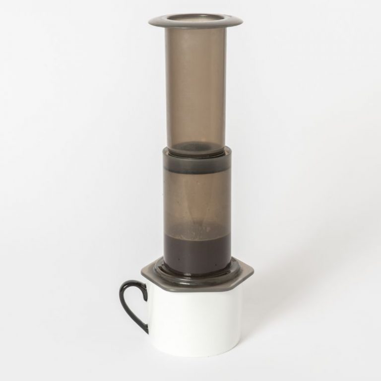AeroPress Coffee Maker Review and Brewing Guide (Who It’s for and How